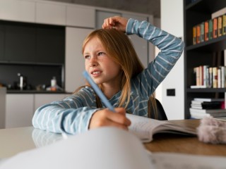 Уроки и домашние задания на выходных предложили отменить