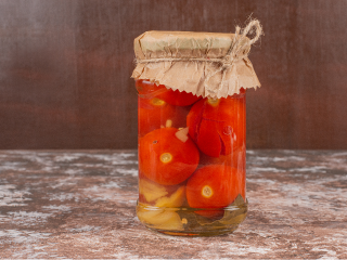 Сохранить вкус лета: кулинар из Фрязина поделилась секретами консервирования помидоров