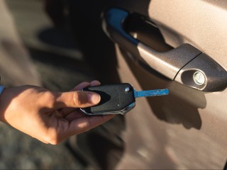 Вдовы участников СВО смогут пользоваться автомобилями супругов с 31 августа