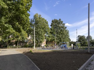 Детская площадка и парковка скоро появятся на улице Пионерской в Электростали