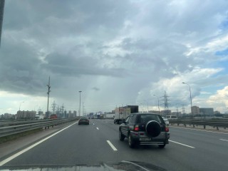Подмосковье топит ливнями: метеорологи назвали дату окончания дождей