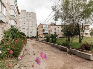 В Давыдове расширили парковку на 40 мест и построили новые игровые зоны
