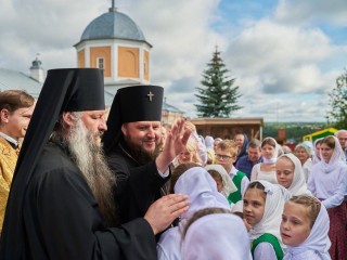 Архиепископ Аксий возглавил праздничное богослужение в Давидовой Пустыни