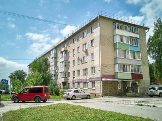 Пятиэтажка на Жуковского получила новую кровлю