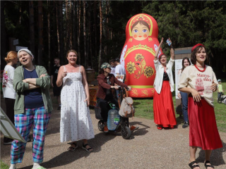 В лесопарке «Загорское море» прошел фестиваль «На Матрешкину волну»