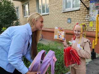 Более 20 детей в Луховицах получат в подарок рюкзаки от губернатора Московской области