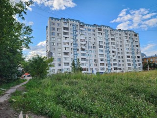 Придомовую территорию на улице Баранова приведут в порядок до конца августа