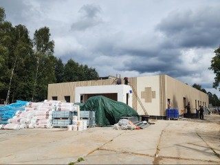 В деревне Судниково завершили сборку корпуса будущего ФАПа