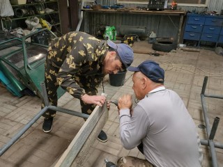 Эвакуационные тележки для бойцов СВО делают волонтеры в Кашире