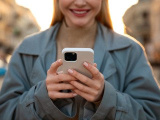 Записаться к врачу жителям Серебряных Прудов поможет робот Светлана