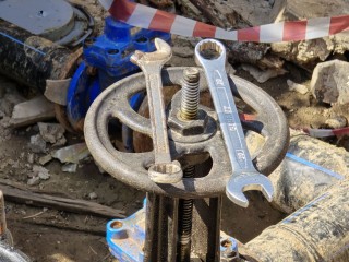 Водоснабжение домов в Художественном проезде восстановят к 14 часам 18 августа