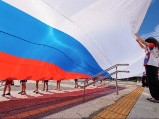 Фотовыставки, мастер-классы и концерты: День флага с размахом отметят в двух парках