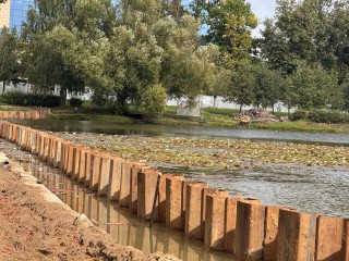 На центральной площади в Одинцове очистили пруд