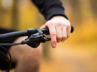 В Одинцове ищут велосипедного вора, орудующего в ЖК на Триумфальной