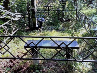 Кресты и столы неизвестные крадут с могил в Лосино-Петровском