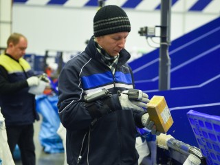 Клиент в Ногинске забыл оплатить посылку: всем городом ищут героя