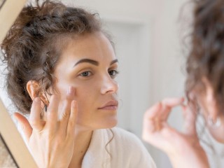 Из-за этих действий на коже появляются прыщи