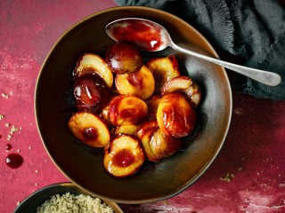 Взрывной вкус за 5 минут! Сливы с сыром и орехами от шефа — это изменит все