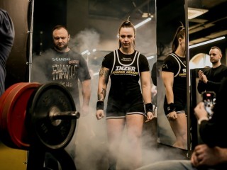 Тяжелоатлетка из Воскресенска стала абсолютной победительницей фестиваля «Стальные крылья»