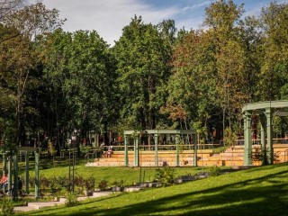 Детские эстафеты, ретро-танцы и ночной кинопоказ — чем заняться в Раменском парке
