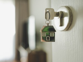 Медикам упростили оформление компенсации на аренду жилья
