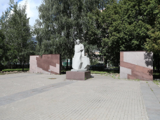 Сквер Строителей на пересечении Лихачевского шоссе и проспекта Пацаева обновят
