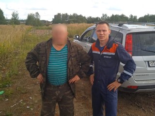 Спасатели разыскали заблудившегося грибника в лесном массиве в Ступине