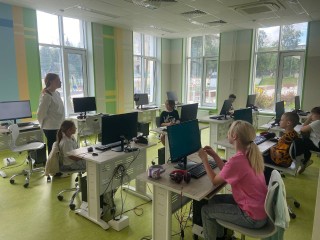 В семейных центрах Подмосковья организуют курсы по искусственному интеллекту для детей