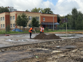 На территории гимназии №1 в Люберцах до 28 августа обустроят спортивный стадион