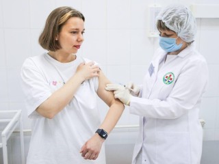 Взрослые жители Подмосковья могут пройти бесплатную вакцинацию от гриппа