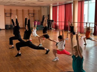 Оперуполномоченный уголовного розыска Можайска провела зарядку для фигуристов