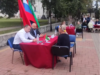 Выездная администрация приехала прямо на площадь Тимофеева