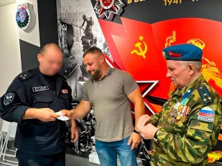 В Солнечногорье росгвардейцев наградили медалями к 95-летию ВДВ