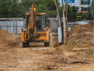 Строители приступили к подготовке территории под детский сад в Озерах