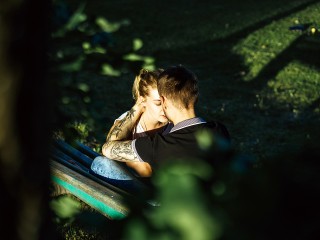 В Одинцове на Северной парочка поддалась непреодолимой страсти прямо на лавочке