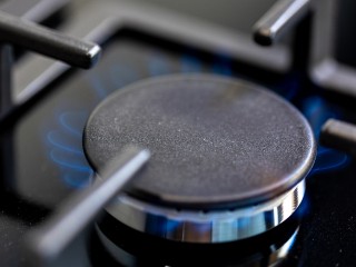 Дорого обойдется: что делать, чтобы не нарваться на штраф за старую газовую плиту