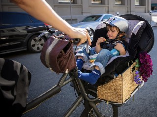 Тренд на велоколяски: как одновременно гулять с малышом и обретать фигуру мечты, рассказал фитнес-тренер