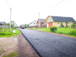 В Лаврово выровняли полуторакилометровую дорогу