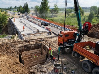 Ремонт путепровода на Ждановском шоссе завершат к концу августа
