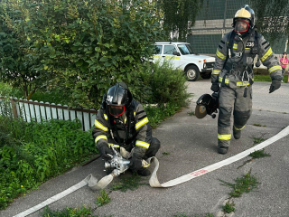 Пожарные в Волоколамске провели учения в Доме культуры