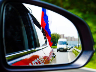 Автоколонна Росгвардии проехала по улицам наукограда в День флага