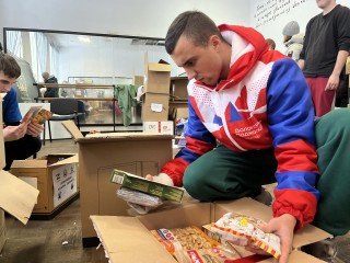 В Наро-Фоминске проходит акция по сбору гуманитарной помощи для военных и детей Донбасса