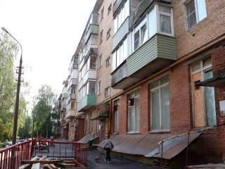 В Зарайске начался ремонт подъездов в самом большом жилом доме города
