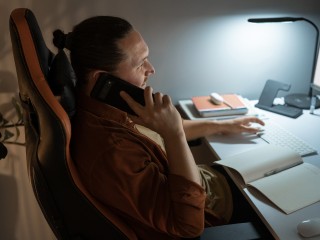 Звонок другу может обернуться связью с мошенниками
