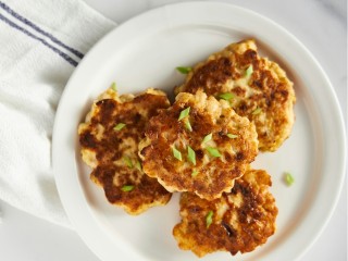 «Как у белорусов!»: румяные колдуны из кабачка с мясом запекает бронницкий гурман