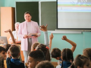 Молодые учителя Сергиева Посада получили выплаты, ипотеку и наставничество благодаря господдержке