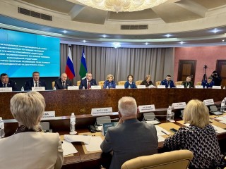 В Ханты-Мансийске проходит межрегиональный диалог омбудсменов о правах инвалидов