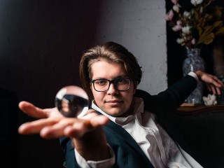 В эти выходные жителей Подмосковья вновь ждут представления фестиваля «Маги в парках»