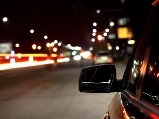 Экстремалы превратили парковку возле ТЦ в Балашихе в трассу для дрифта
