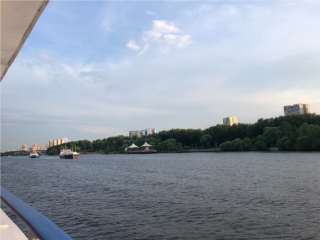 Жители Химок все чаще выбирают водный маршрут до Речного вокзала взамен автомобильных пробок